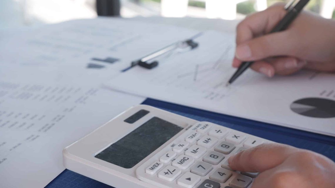 Quels sont les avantages et les inconvénients d’un cabinet d’expert comptable ?